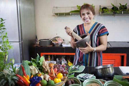 Scenic Boat Ride & Private Thai Cooking Class in Bangkok with Aoy