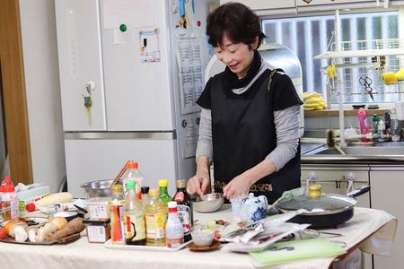 Private Home-Style Cooking Class in Osaka with Local Mom Yoshiko