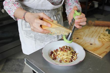 Pasta Class in Bologna in a 15th-Century Estate Home with Chiara