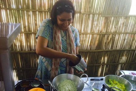Market Tour and North Indian Vegetarian Cooking Class in Jaipur