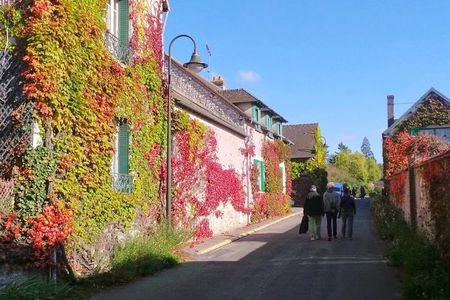Giverny and Honfleur Private Day Trip from Paris