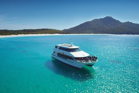 Wineglass Bay Cruise from Coles Bay