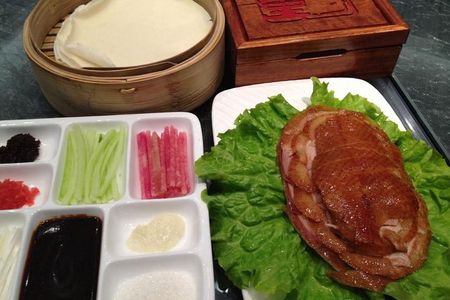 Beijing's Mutianyu Great Wall with Special Peking duck lunch and acrobatics show