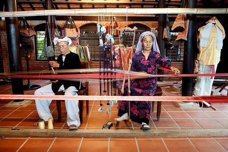 Experience silk production process at Hoi An Silk Village and enjoy lunch with local food