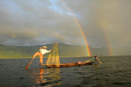 Inle Lake Full-Day Tour with Boat Trip and Lunch