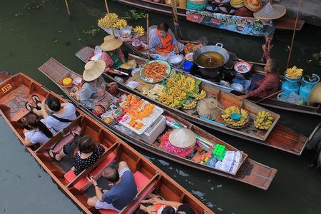 Half-Day Railway Market and Floating Market Tour in Thailand