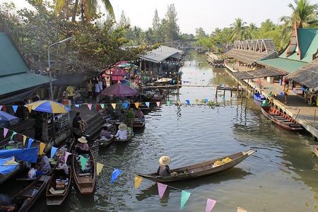 From Bangkok : Thaka Floating Market 