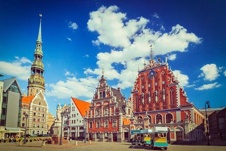Tallinn-Riga Sightseeing Tour Bus