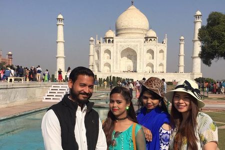 Same Day Taj Mahal Tour by Gatimaan Express Train
