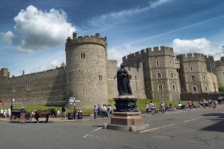 Private Half-Day Windsor Castle, Park and Old Town Tour from London