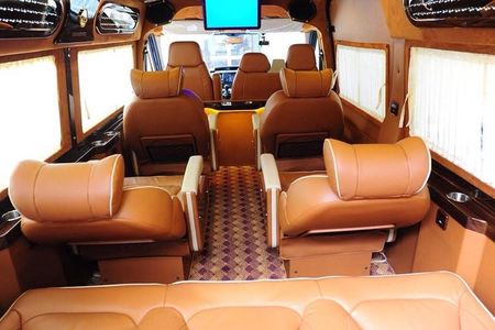 Morning limousine D-car 8-seat transfer to Hanoi depart from Sapa Town center
