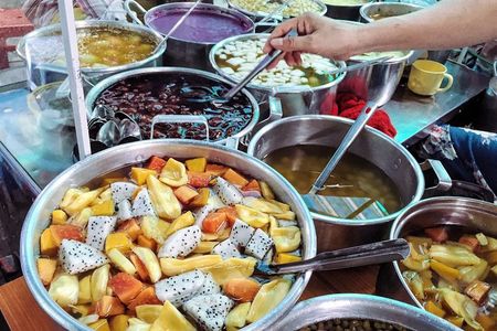 Walking street food tour