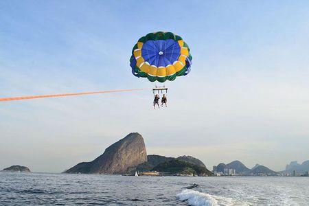 Parasailing in Rio de Janeiro with Hotel pick-up and drop-off