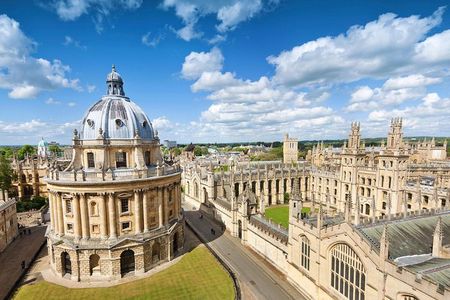 Private Chauffeured Minivan Tour of Oxford from London with a Blue Badge Guide