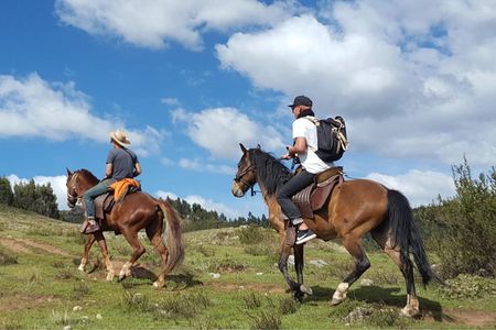Horseback Riding thru the Mountains of Cusco