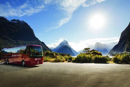 Milford Sound Premium Coach and Cruise with Lunch from Te Anau