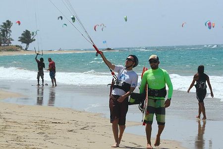 (2 Hours) Supervised Kiteboarding in Cabarete (Rental Supervised)