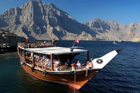 Musandam Dibba Cruise Tour with Lunch and Snorkelling from Dubai