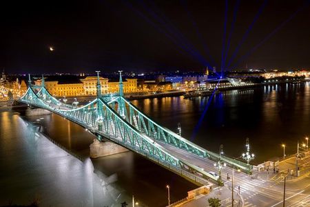Budapest by Night: Private TukTuk Tour of Illuminated Landmarks