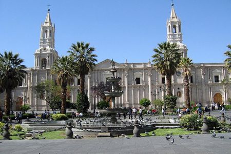 Walking Tour Arequipa Including Santa Catalina Monastery