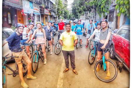 3 Hours Early Morning in South Mumbai Heritage Bicycle Tour 