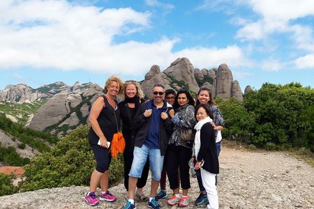 Montserrat Half Day with Cable Car and Easy Hike from Barcelona 