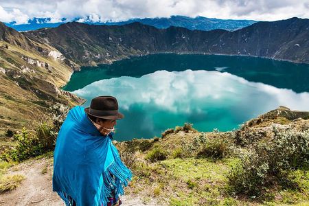 Share Quilotoa Lagoon and Cotopaxi Tour from Quito