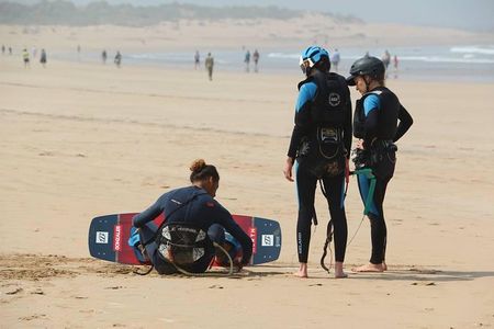 Beginner Kitesurf Lesson ( Group )