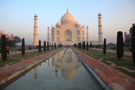 1-Night Private Tour to The Taj Mahal and Agra from Jaipur by Car