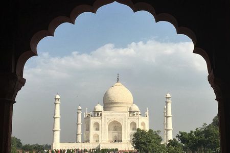 Official Tour Guide For Sunrise Taj Mahal, Agra Fort & Baby Taj