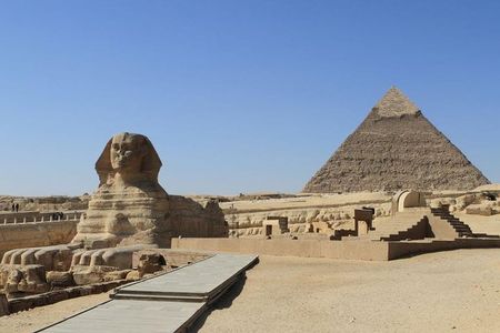 Full day Private tour to Giza pyramids, Sphinx and Sakkara From Cairo