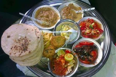 Authentic Breakfast with locals and tour to Giza pyramids and sphinx