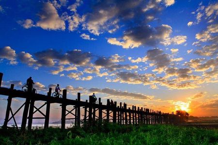 Private Day Trip of Amarapura, Sagaing Hill, and Inwa from Mandalay