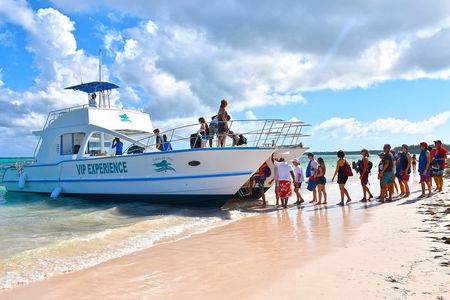 Sabina del Mar Party Boat VIP