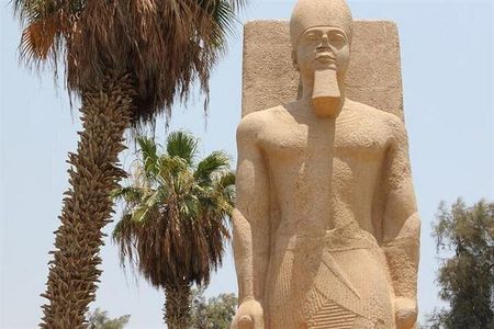 Day Tour: Giza Pyramids, Sphinx, Dahshour, Sakkara