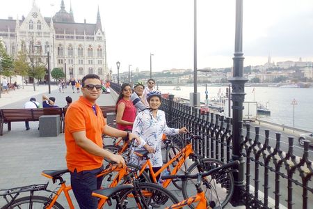 Budapest Historic Downtown Bicycle Tour in small groups