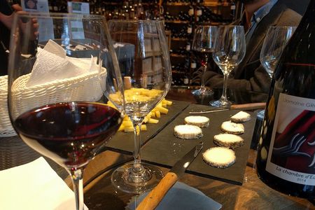 Paris Wine and Cheese Tastings Class near Le Marais