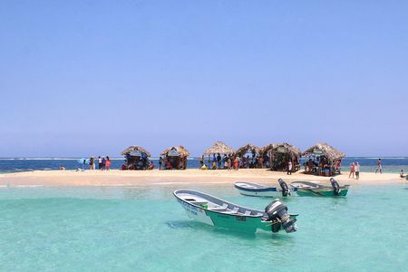 Cayo Arena Catamaran Cruise from Puerto Plata with Lunch