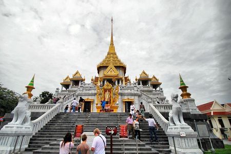 Bangkok Tour By Selfie Expert : LittleIndia, WatTraimit, WatPho