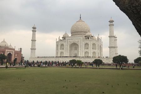 From Delhi: Taj Mahal and Agra Fort Private Day Tour By Car