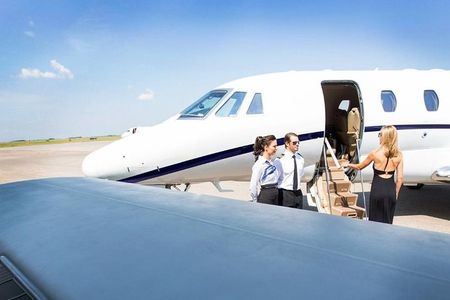 Luxury Toronto to Niagara Wine Tour: Flight & Limo Package