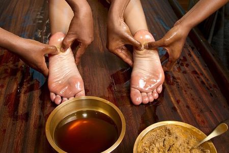 Colombo Walking Tour With Ayurveda One Hour Body Massage