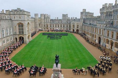 Windsor Castle private vehicle service from London with Admission tickets