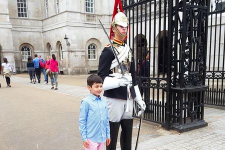 Kid-Friendly London Tour of Must-See Sites with Downing Street & Exclusive Guide