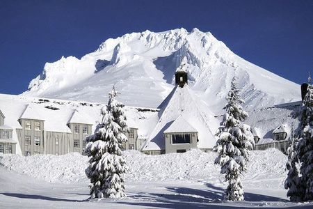Columbia River Gorge Waterfalls and Mt Hood Day Tour
