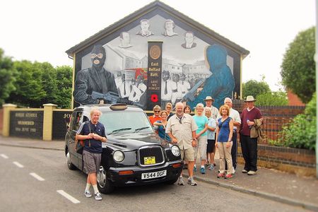 2hours Republican & Loyalist Mural Black Taxi Tour from Belfast 