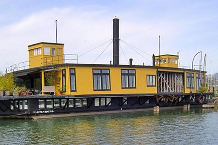 Historic Houseboat Tour