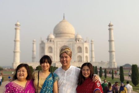 All Inclusive Taj Mahal Tour from Delhi With 5 Star Lunch