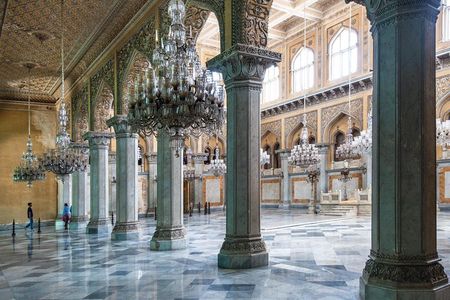 The City of Pearls Walking Tour