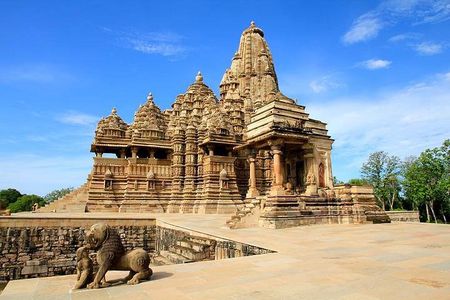 3-Day Private Tour to Khajuraho and Kamasutra Temples from Delhi by Train
